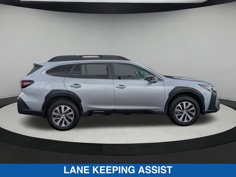 Certified 2025 Subaru Outback Premium AWD/4WD image 2