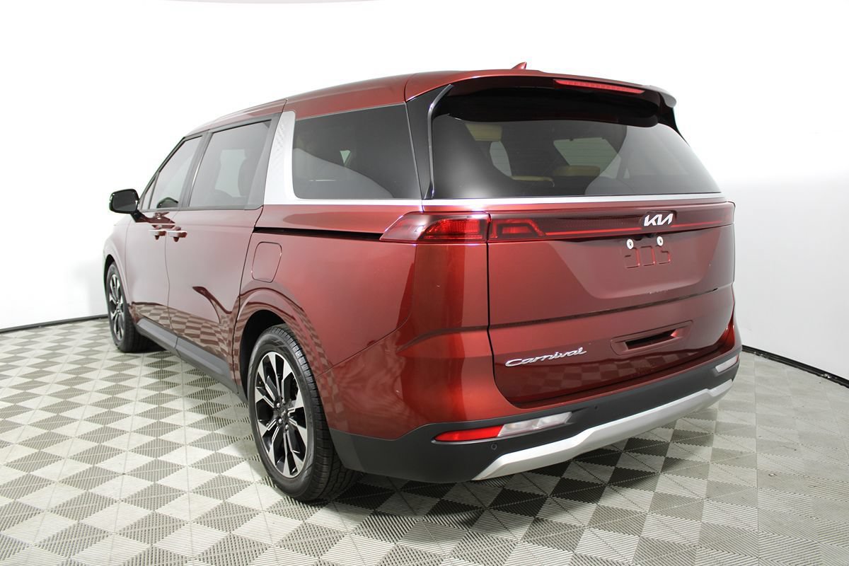 Used 2022 Kia Carnival EX FWD image 34