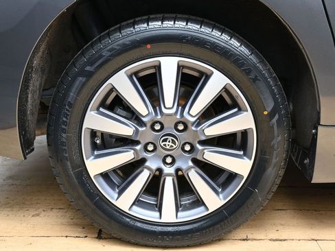 Used 2020 Toyota Sienna LE AWD/4WD image 12
