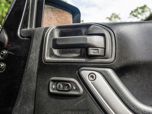 Used 2014 Jeep Wrangler Unlimited Rubicon AWD/4WD image 64
