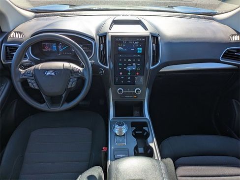 Used 2021 Ford Edge SE image 27