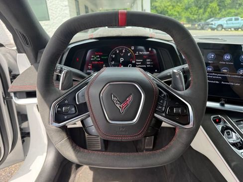 Used 2023 Chevrolet Corvette Stingray Premium Conv w/ Z51 Performance Package RWD image 15