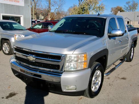 Used 2010 Chevrolet Silverado 1500 LT w/ Power Pack Plus image 2