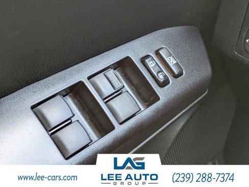 Used 2018 Toyota RAV4 LE FWD image 17