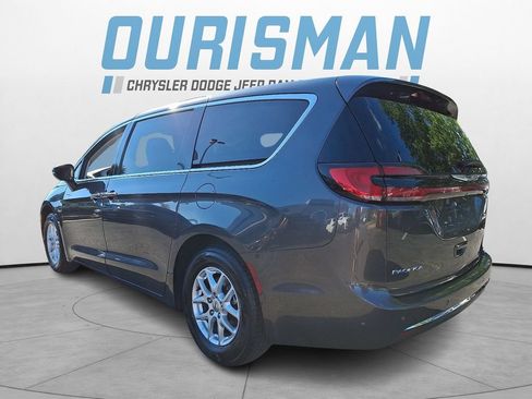 Certified 2023 Chrysler Pacifica Touring-L FWD image 4