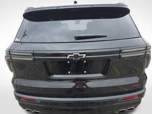Used 2024 Chevrolet Traverse RS w/ LPO, Floor Liner Package image 7