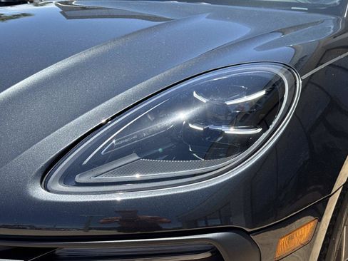 Used 2022 Porsche Macan AWD/4WD image 9