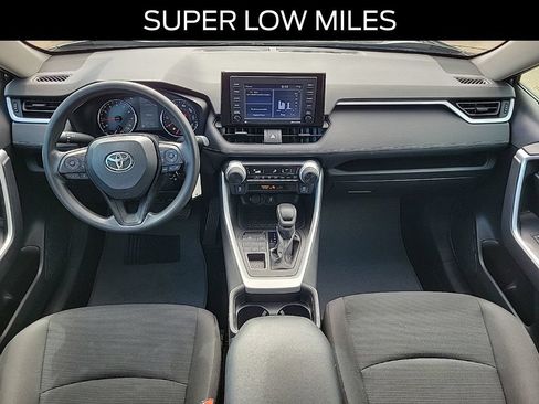 Used 2021 Toyota RAV4 LE AWD/4WD image 8