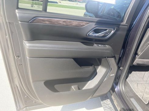Used 2024 Chevrolet Suburban Z71 AWD/4WD image 19