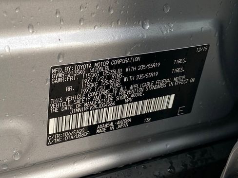 Used 2019 Toyota RAV4 Limited w/ Carpet Mat Package image 35