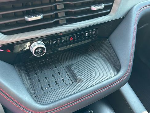 Used 2025 Ford Explorer ST image 38