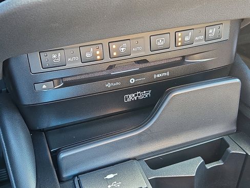 Certified 2022 Lexus ES 350 Ultra Luxury image 17