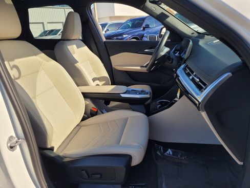 New 2025 BMW X1 xDrive28i w/ Technology Package image 17