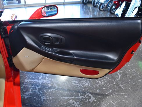 Used 1998 Chevrolet Corvette Convertible w/ Memory Pkg RWD image 34