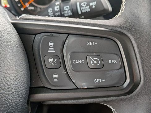 Used 2025 Jeep Wrangler Unlimited Sport AWD/4WD image 20