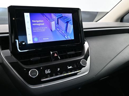 Used 2025 Toyota Corolla LE FWD image 10