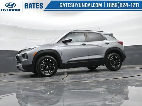 Used 2023 Chevrolet TrailBlazer LT FWD image 37