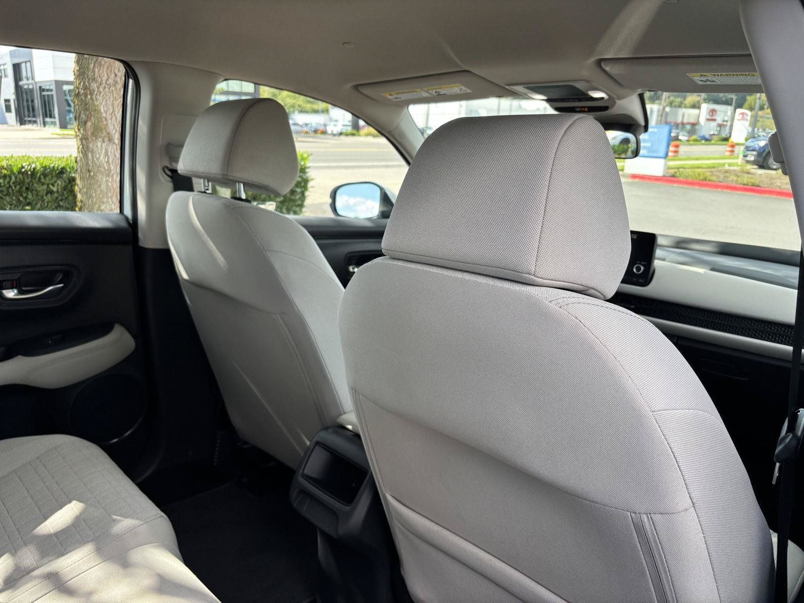 Used 2025 Honda HR-V LX image 18