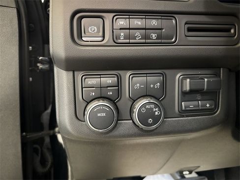 Certified 2024 Chevrolet Tahoe Z71 w/ Luxury Package image 35