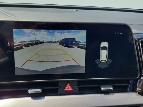 Used 2025 Kia Sportage EX w/ Premium Package image 18