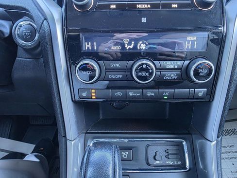 Used 2021 Subaru Ascent Premium w/ Convenience Package image 23