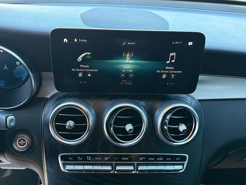 Used 2022 Mercedes-Benz GLC 300 image 29