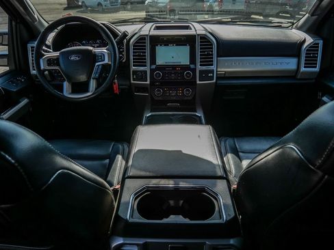 Used 2017 Ford F250 Lariat w/ Chrome Package image 22