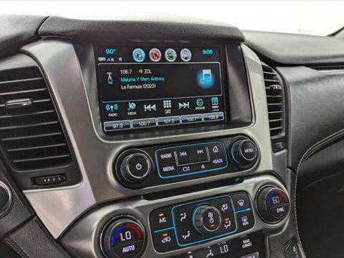 Used 2018 Chevrolet Suburban Premier image 27