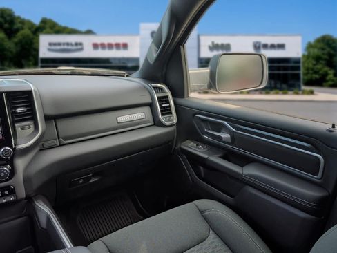 Used 2025 RAM 1500 Big Horn AWD/4WD image 34