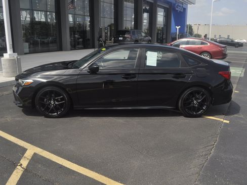 Used 2024 Honda Civic Sport image 4