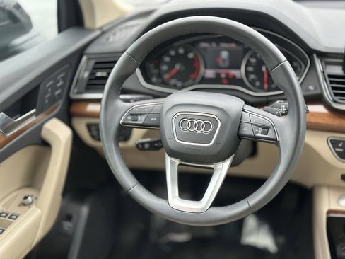 Used 2023 Audi Q5 2.0T Premium w/ Convenience Package image 12