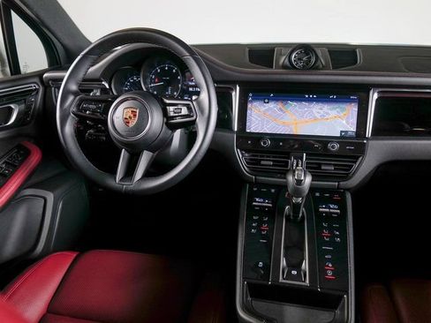Certified 2023 Porsche Macan AWD/4WD image 15