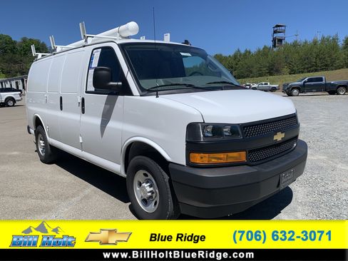 Used 2024 Chevrolet Express 2500 w/ Driver Convenience Package RWD image 10