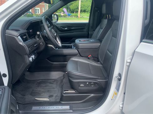 Used 2024 GMC Yukon XL Denali w/ Max Trailering Package AWD/4WD image 12