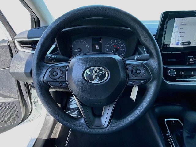 Used 2025 Toyota Corolla LE FWD image 11