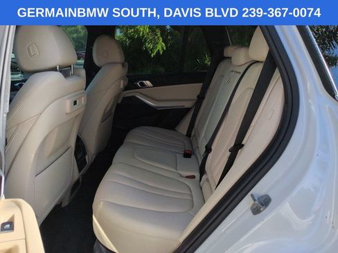 Used 2022 BMW X5 xDrive40i w/ Premium Package AWD/4WD image 16