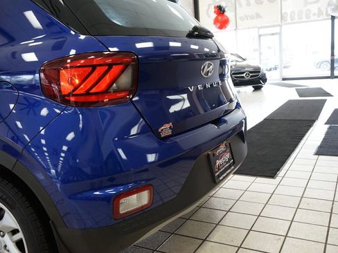 Used 2020 Hyundai Venue SEL image 13