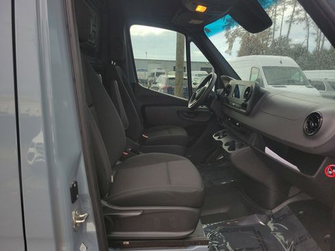 Used 2024 Mercedes-Benz Sprinter 2500 image 16