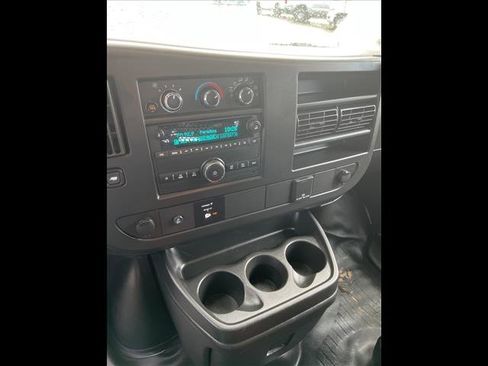 Used 2021 GMC Savana 2500 w/ Driver Convenience Package image 12