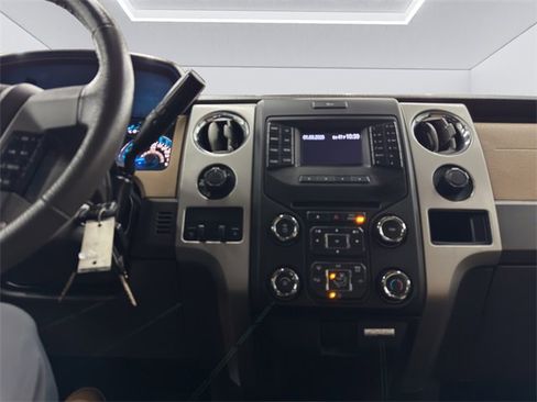 Used 2013 Ford F150 XLT w/ Luxury Equipment Group image 16