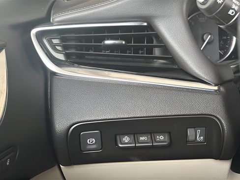 Used 2023 Buick Enclave Avenir FWD image 19