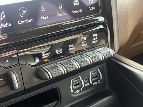 Used 2022 RAM 2500 Limited AWD/4WD image 31