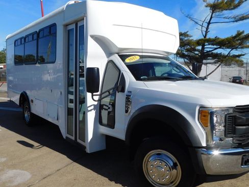 Used 2017 Ford F550 2WD Regular Cab Super Duty w/ XL Value Package image 1