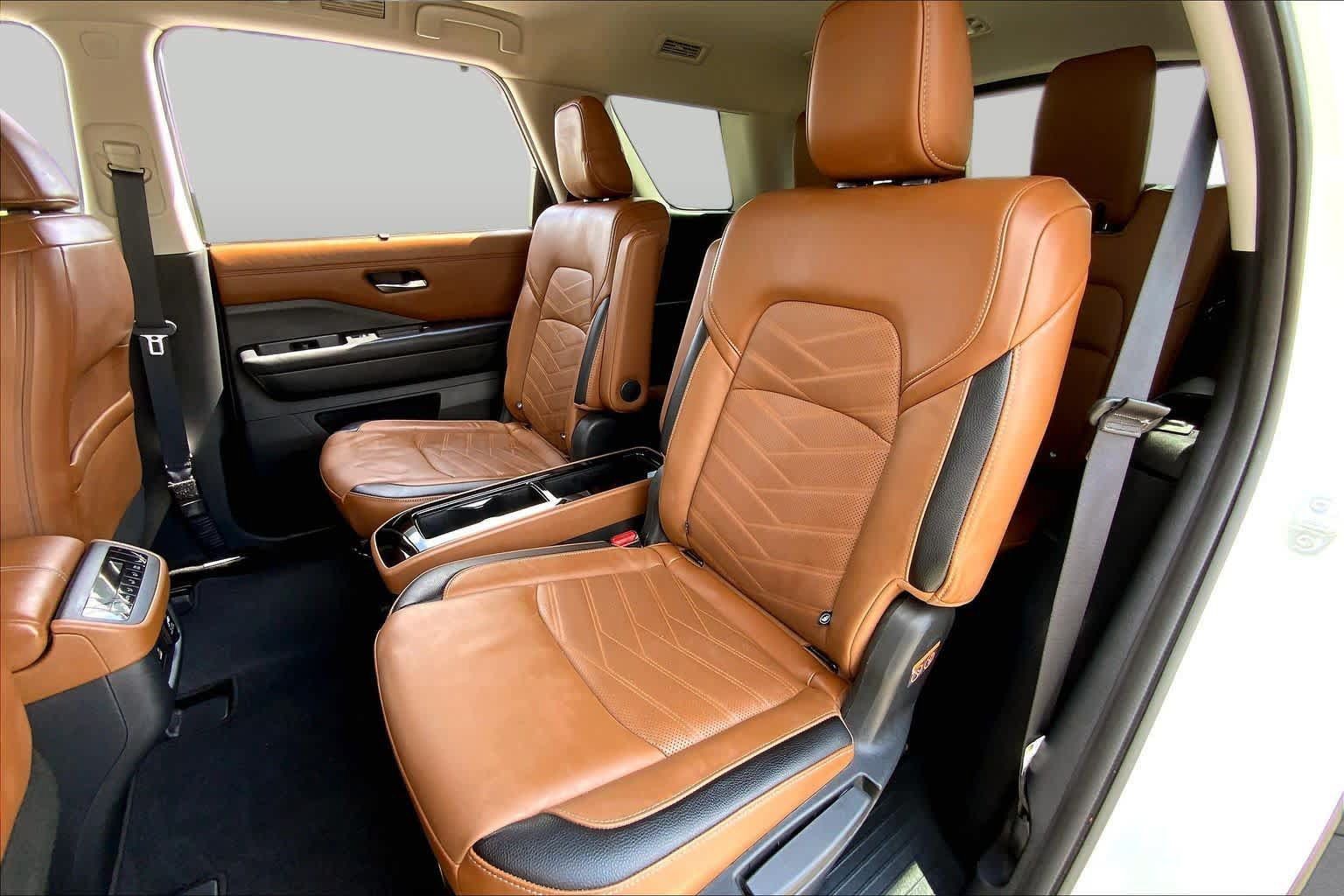 Used 2024 Nissan Pathfinder Platinum FWD image 20