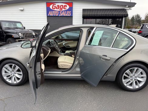 Used 2017 Buick Regal Premium w/ Driver Confidence Package #2 image 19