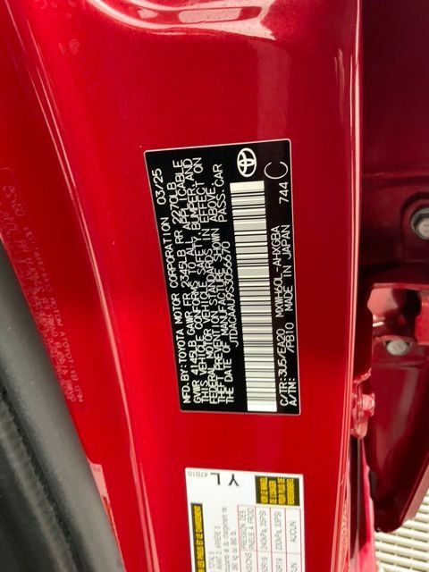 Used 2025 Toyota Prius XLE FWD image 31