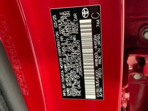 Used 2025 Toyota Prius XLE FWD image 31
