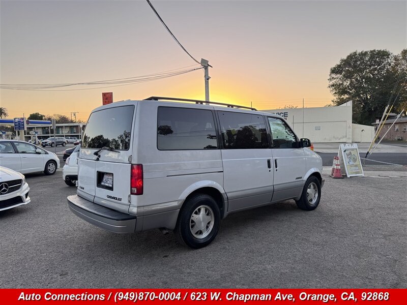 Used 2000 Chevrolet Astro Passenger RWD image 3