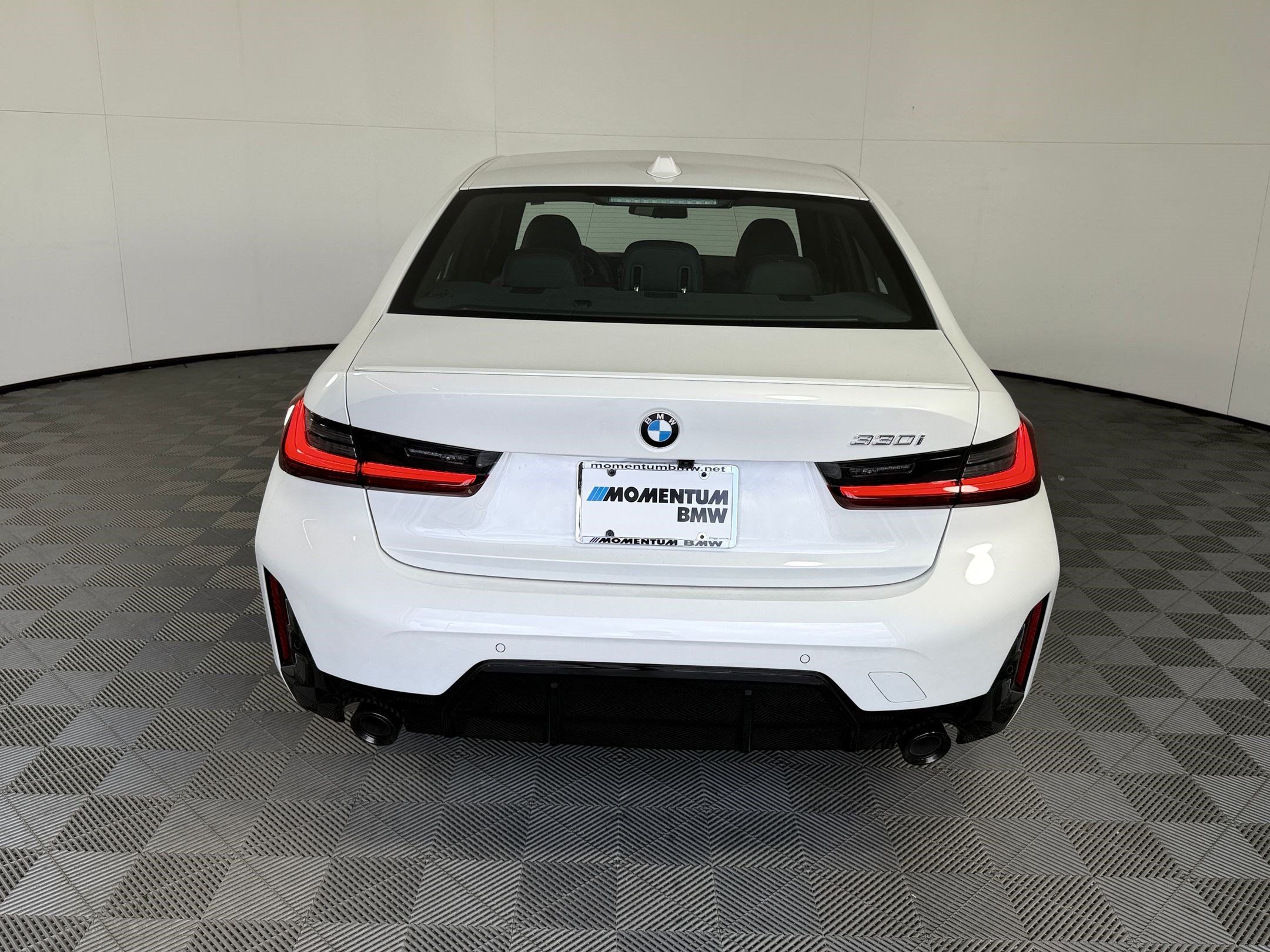 Used 2026 BMW 330i Sedan w/ M Sport Package RWD image 10