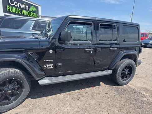 Used 2018 Jeep Wrangler Unlimited Sahara w/ Cold Weather Group AWD/4WD image 4